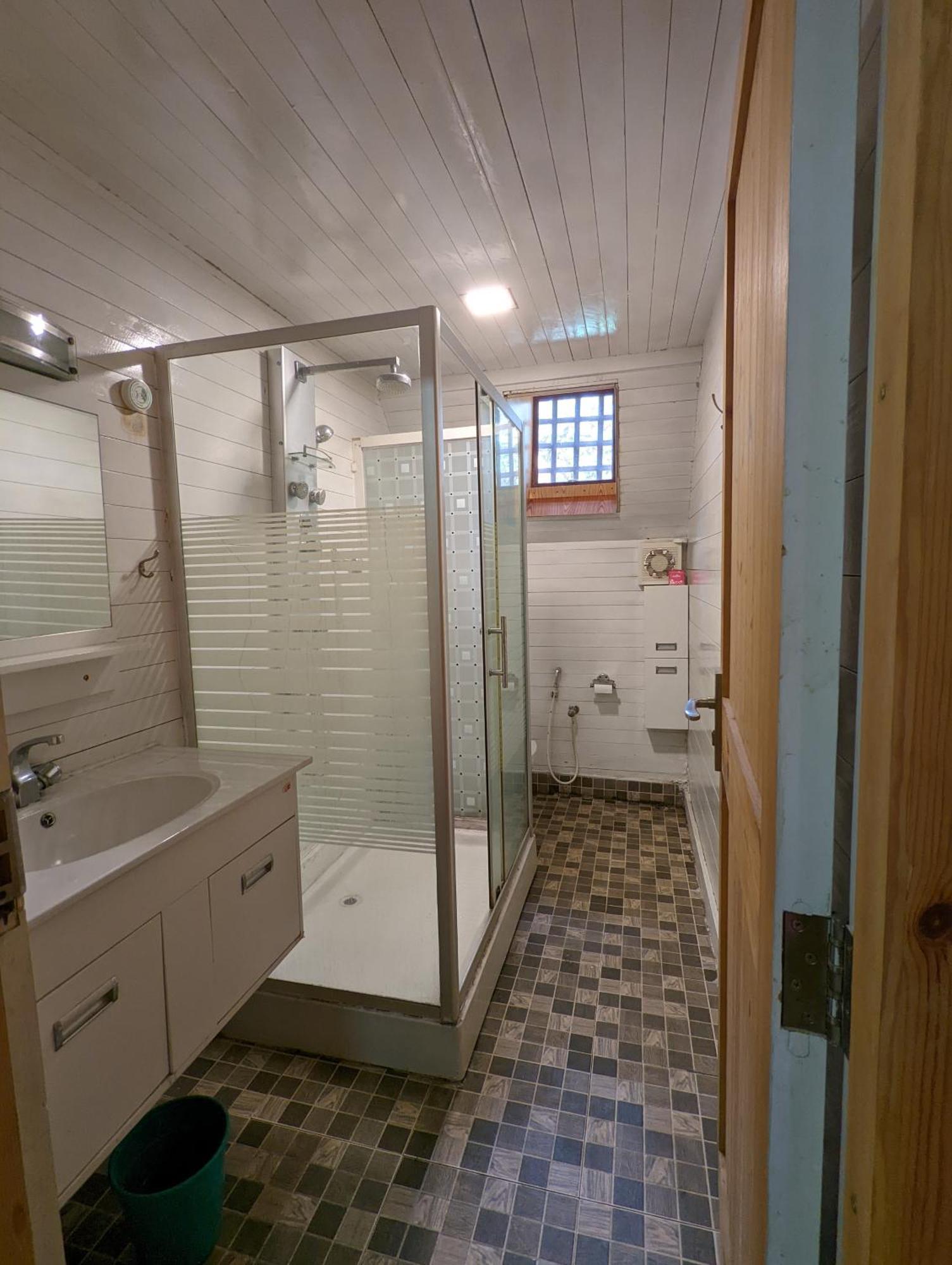 The Door To Nirvana Backpackers Hostel كوتاغيري الغرفة الصورة