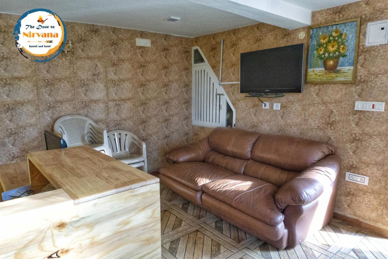 The Door To Nirvana Backpackers Hostel كوتاغيري المظهر الخارجي الصورة